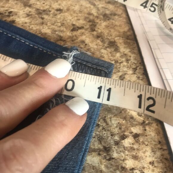 Wanna bett butt Size 3 blue Jean shorts has pockets - Picture 5 of 11